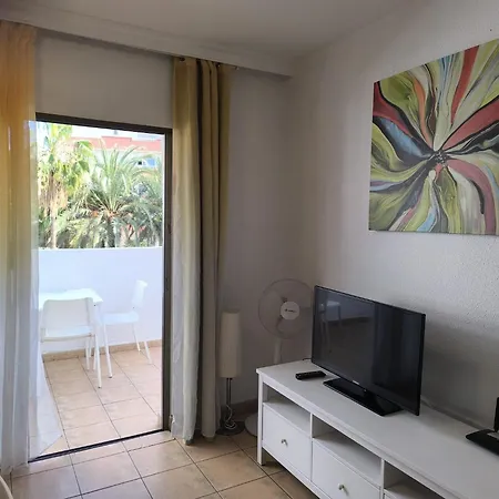 In Parque Cattleya Américas *