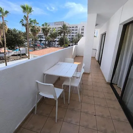 Apartamento In Parque Cattleya Américas *