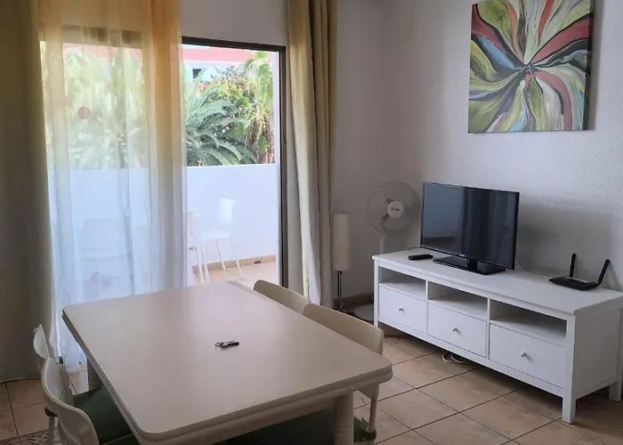 In Parque Cattleya Américas * Playa de las Américas