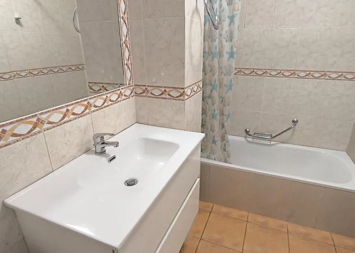 Apartamento In Parque Cattleya Américas